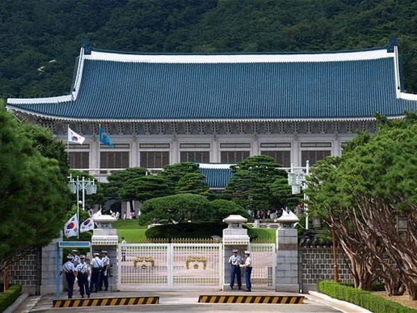 han quoc nha xanh khong cho phep kham xet van phong phu tong thong