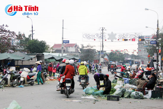 tet hop cho giua duong