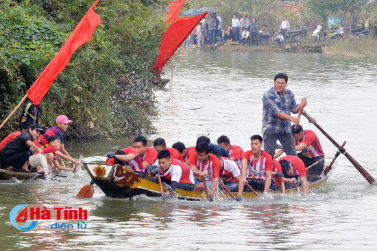 tung bung vui hoi dua thuyen truyen thong trung luong