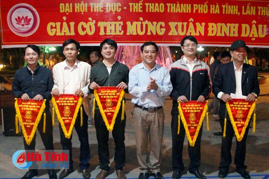hap dan giai co the mung xuan dinh dau