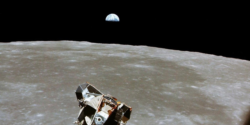 phat hien bat ngo gio mat troi cuon oxy tren trai dat len mat trang