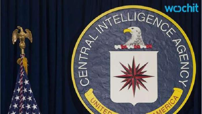 tong thong donald trump chon nu tuong moi cho cia