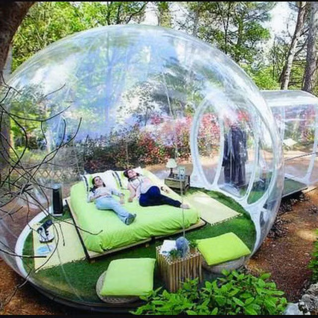 doc dao khach san bong bong giup du khach om tron ca bau troi sao