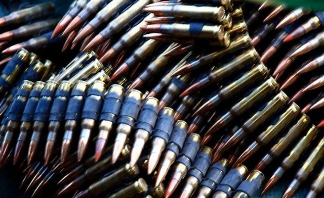 italy pha duong day buon lau vu khi cuc lon den iran va libya