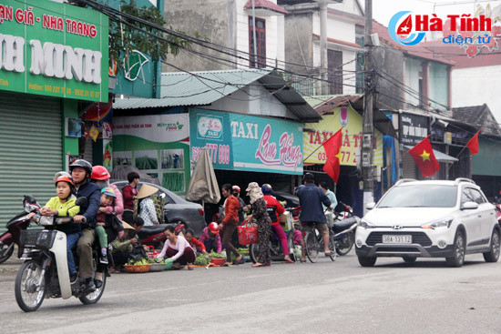 tet hop cho giua duong