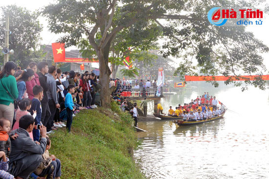 tung bung vui hoi dua thuyen truyen thong trung luong