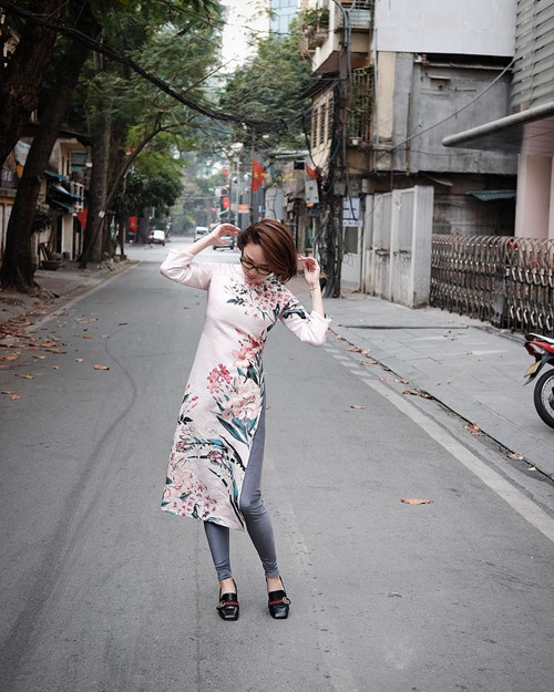 my nhan viet da sac voi thoi trang du xuan