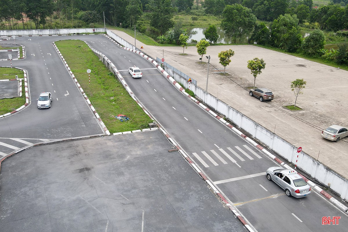 Từ ngày 10/5, Công an Hà Tĩnh đã bắt đầu tổ chức các kỳ sát hạch cấp GPLX. bqbht_br_bo-de-sat-hach-gplx-600-cau-hoi-03.jpg