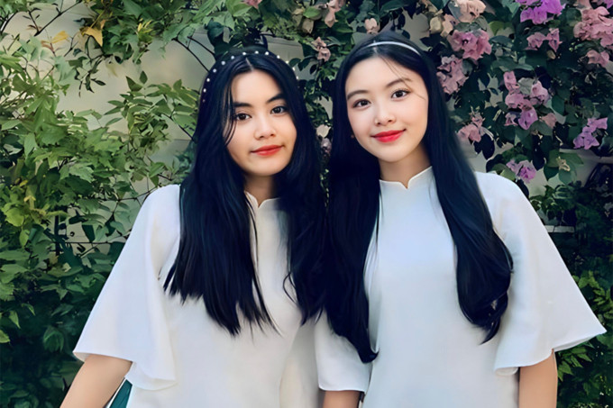 Thời trang đồng điệu của hai con gái Quyền Linh