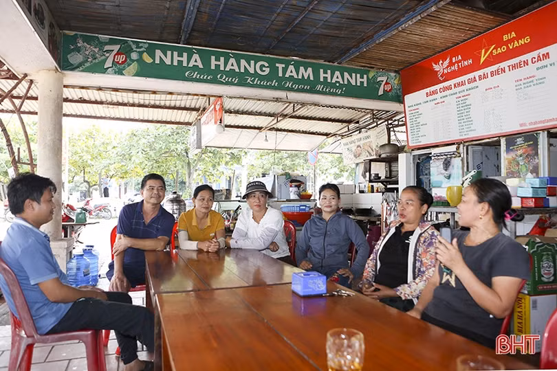 Bắt đầu giải tỏa hệ thống ki-ốt ở bãi biển đẹp nhất Hà Tĩnh