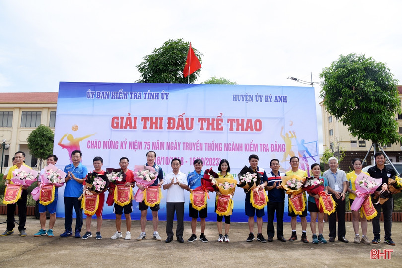 Hấp dẫn giải bóng chuyền kỷ niệm ngành Kiểm tra Đảng
