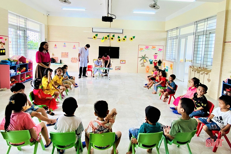 Đau mắt đỏ bùng phát ở Hương Khê, hơn 5.600 người mắc bệnh