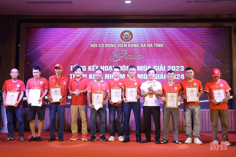 Hội cổ động viên tiếp tục đoàn kết, đồng hành cùng bóng đá Hà Tĩnh