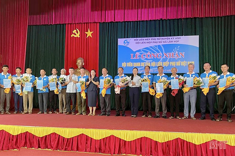 31 nam giới ở Hà Tĩnh trở thành hội viên danh dự Hội LHPN Việt Nam