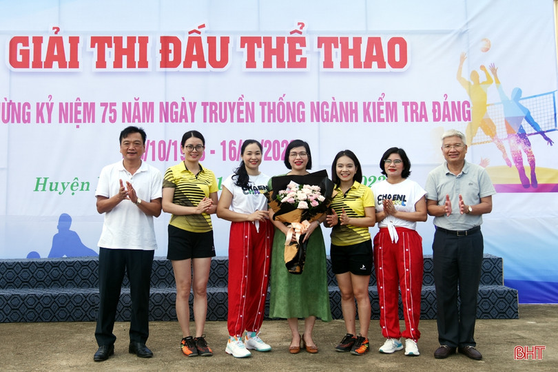 Hấp dẫn giải bóng chuyền kỷ niệm ngành Kiểm tra Đảng