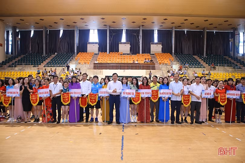 Khai mạc giải bóng chuyền khối Hành chính - Tổng hợp, Văn hóa - Xã hội