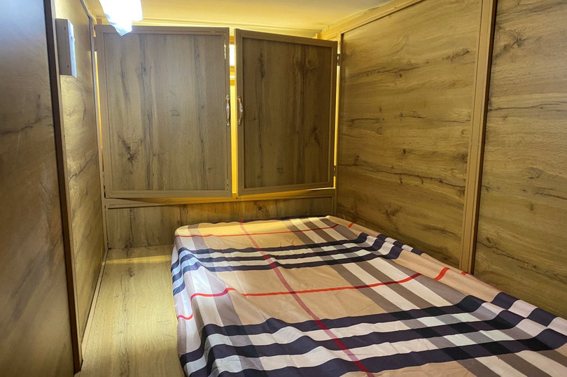 Sinh viên “chen chúc” trong những phòng ngủ sleep box, có phòng 24 người - Ảnh 7. Thấy gì ở những “hộp ngủ” 2 mét vuông xếp chồng lên nhau?