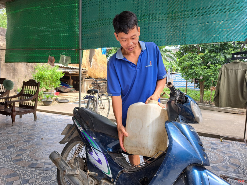 Giếng làng trơ đáy, 22 hộ dân xã ven sông Lam ở Hà Tĩnh thiếu nước sinh hoạt