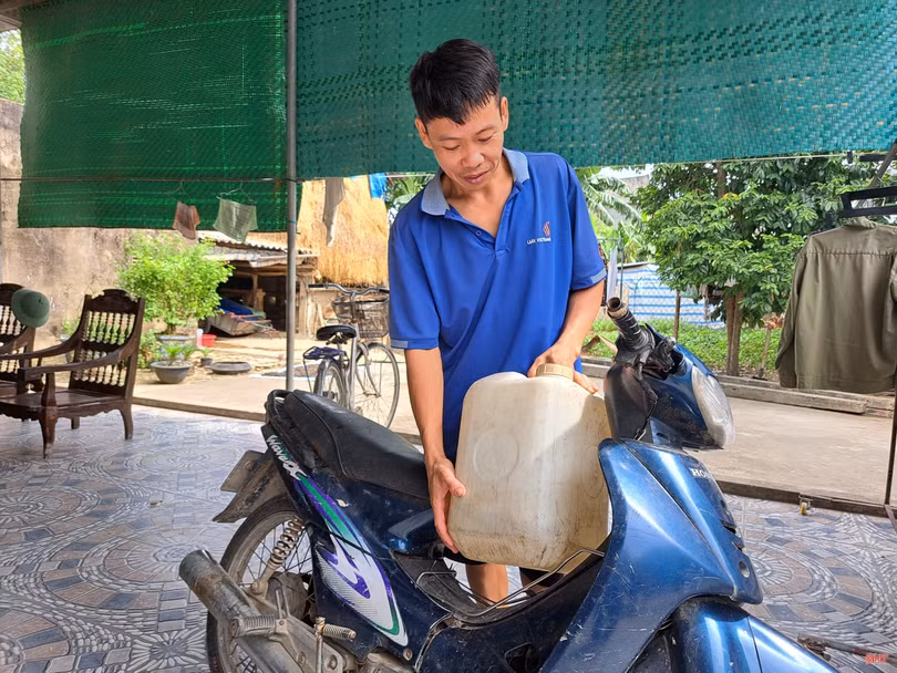 Giếng làng trơ đáy, 22 hộ dân xã ven sông Lam ở Hà Tĩnh thiếu nước sinh hoạt