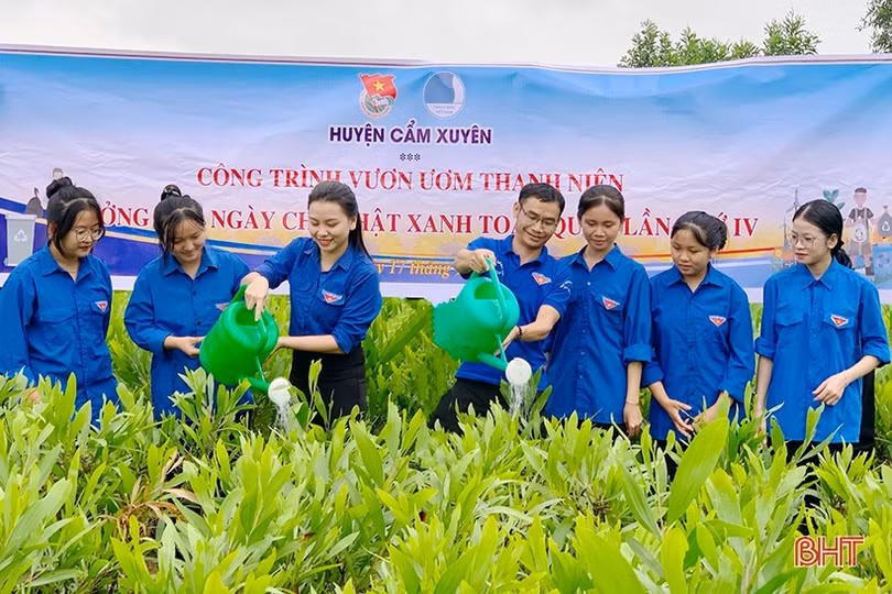 Hơn 4.000 ĐVTN Hà Tĩnh hưởng ứng Ngày Chủ nhật xanh lần thứ IV