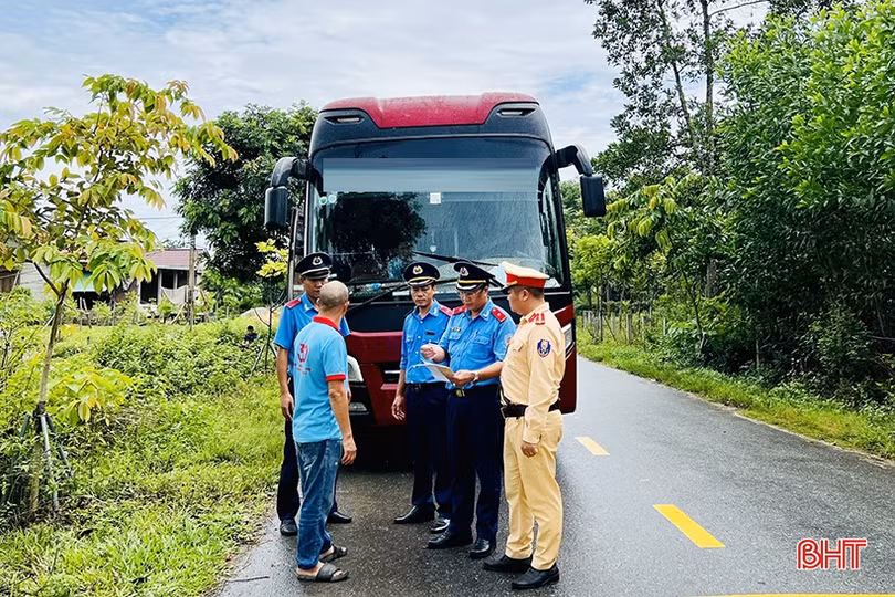 Tăng cường kiểm tra, xử lý tình trạng “xe dù, bến cóc”, xe trá hình tuyến cố định
