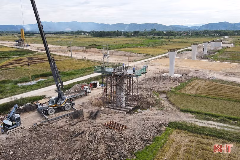 Khó khăn trong vật liệu thi công cao tốc Bắc – Nam ở Hà Tĩnh cơ bản được tháo gỡ