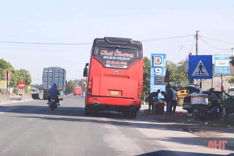 Tăng cường kiểm tra, xử lý tình trạng “xe dù, bến cóc”, xe trá hình tuyến cố định