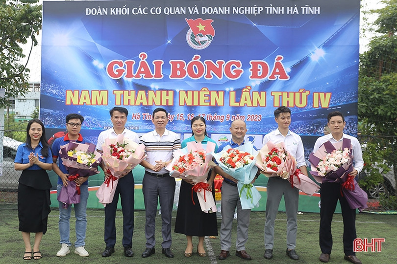Khởi tranh Giải Bóng đá nam khối các cơ quan và doanh nghiệp Hà Tĩnh