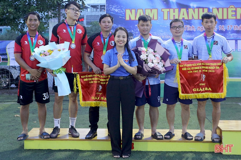 Bế mạc Giải Bóng đá nam Khối các cơ quan và doanh nghiệp Hà Tĩnh