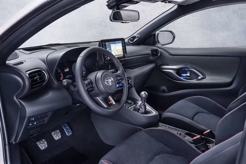 Ảnh chi tiết Toyota GR Yaris 2020 dành cho đường đua