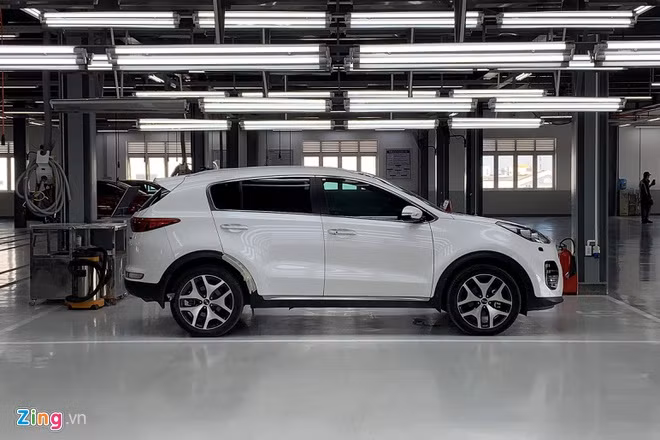 Lái xe đường dài dịp tết - từ tốn để an toàn