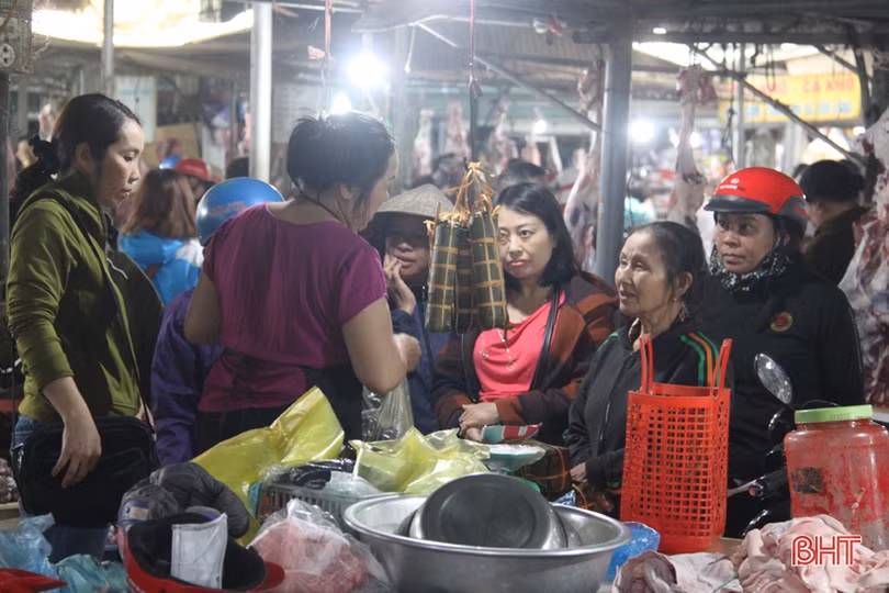 Náo nức phiên chợ tết những ngày cuối năm ở Hà Tĩnh
