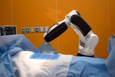 Mỹ dùng robot điều trị cho bệnh nhân nhiễm virus corona ảnh 1 Mỹ dùng robot điều trị cho bệnh nhân nhiễm virus corona