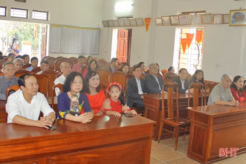 Lãnh đạo tỉnh Hà Tĩnh dự lễ chào cờ đầu năm mới
