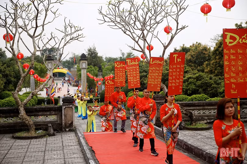 Khơi tiềm năng, sát cánh nhà đầu tư làm giàu trên miền “núi thơm” 