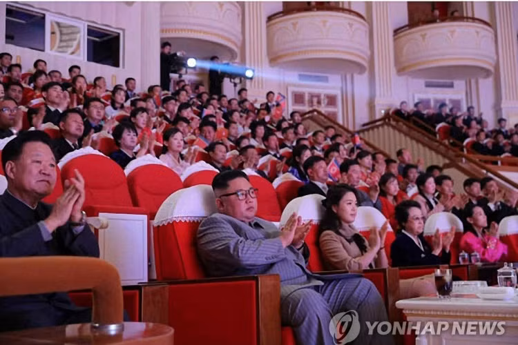 Cô của ông Kim Jong-un xuất hiện sau 6 năm