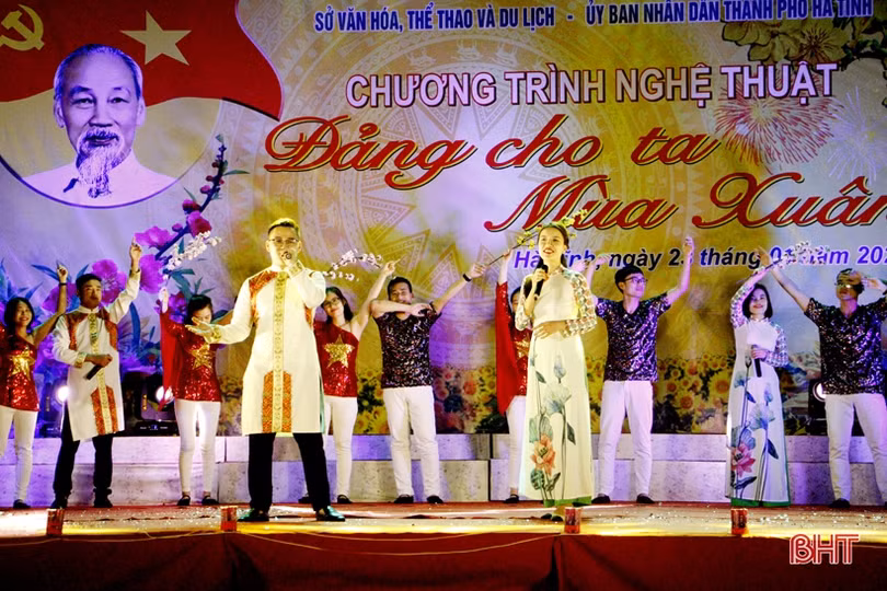 Lắng đọng chương trình nghệ thuật “Đảng cho ta mùa Xuân”
