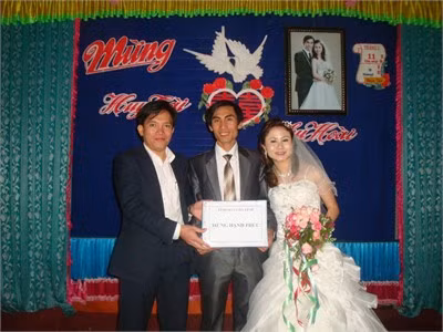 Đám cưới theo hình thức nếp sống mới của cán bộ Tỉnh đoàn Hà Tĩnh nhận được sự đồng tình của bạn bè, đồng nghiệp và gia đình. Đám cưới theo hình thức nếp sống mới của cán bộ Tỉnh đoàn Hà Tĩnh nhận được sự đồng tình của bạn bè, đồng nghiệp và gia đình.