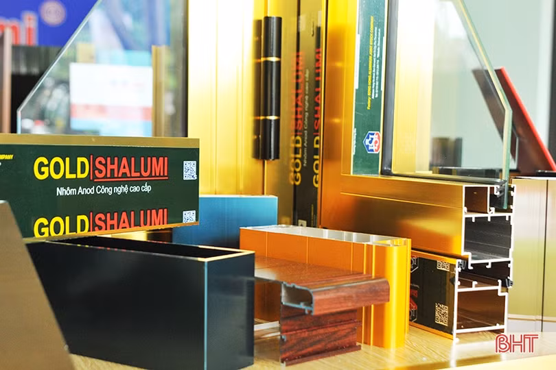 Khai trương showroom nhôm Sông Hồng Shalumi tại TP Hà Tĩnh