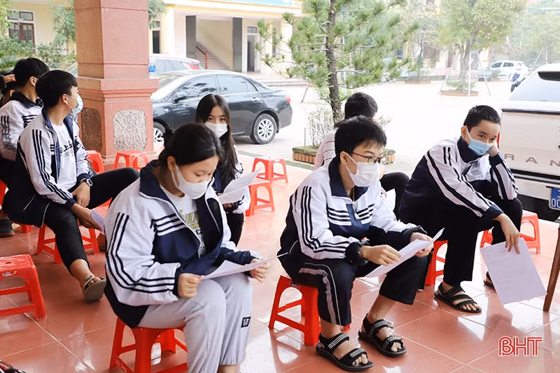 TP Hà Tĩnh tiêm hơn 5.000 liều vắc-xin phòng COVID-19 cho người từ 12 đến dưới 18 tuổi