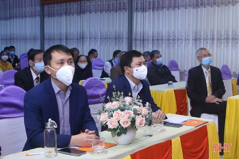 Quỹ Khuyến học - khuyến tài Nguyễn Du trao 349 suất học bổng cho học sinh, sinh viên