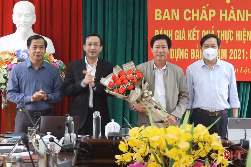 Đổi mới trong chỉ đạo, điều hành, triển khai quyết liệt, hiệu quả các nghị quyết đại hội Đảng ở Can Lộc