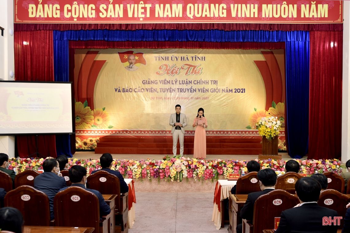 Trao giải Hội thi Giảng viên lý luận chính trị, báo cáo viên, tuyên truyền viên giỏi tỉnh Hà Tĩnh