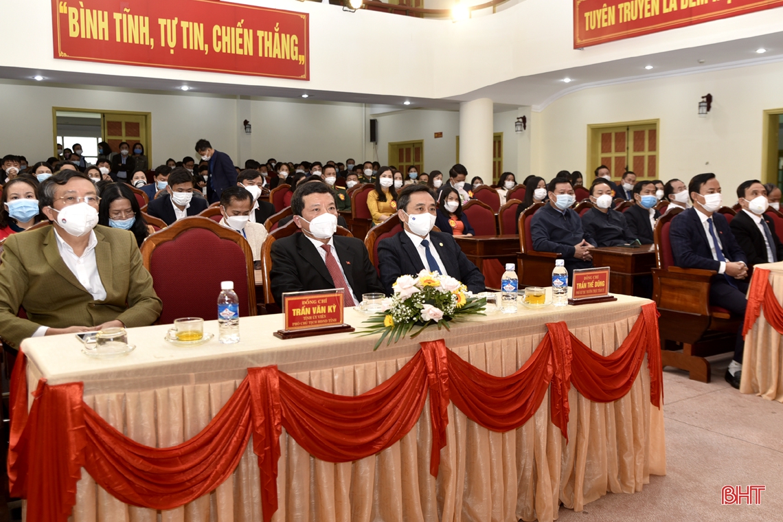 Trao giải Hội thi Giảng viên lý luận chính trị, báo cáo viên, tuyên truyền viên giỏi tỉnh Hà Tĩnh
