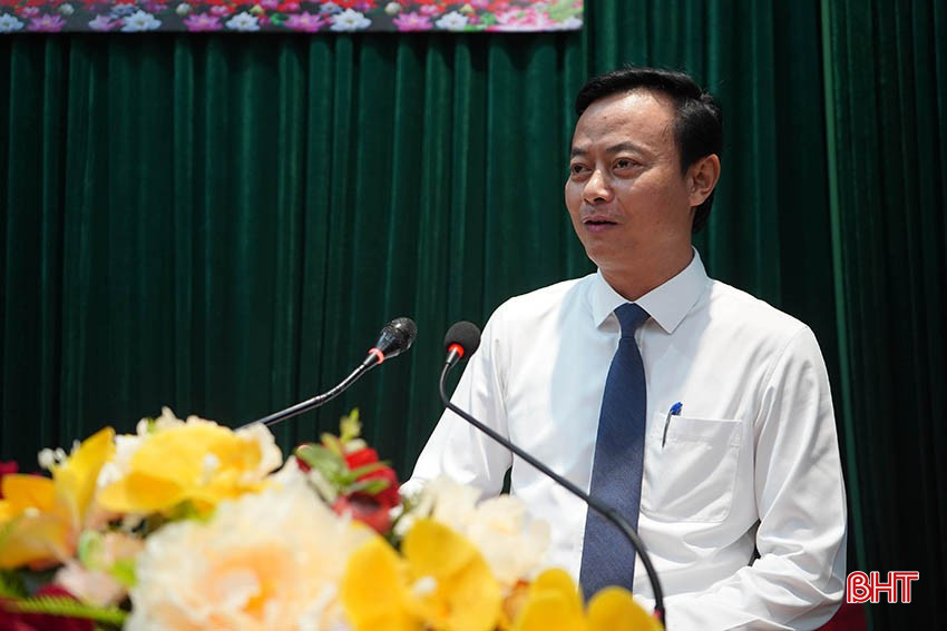 Trưởng ban Tuyên giáo và Dân vận Tỉnh ủy Hà Văn Hùng phát biểu chỉ đạo hội nghị. bqbht_br_anh-hung.jpg