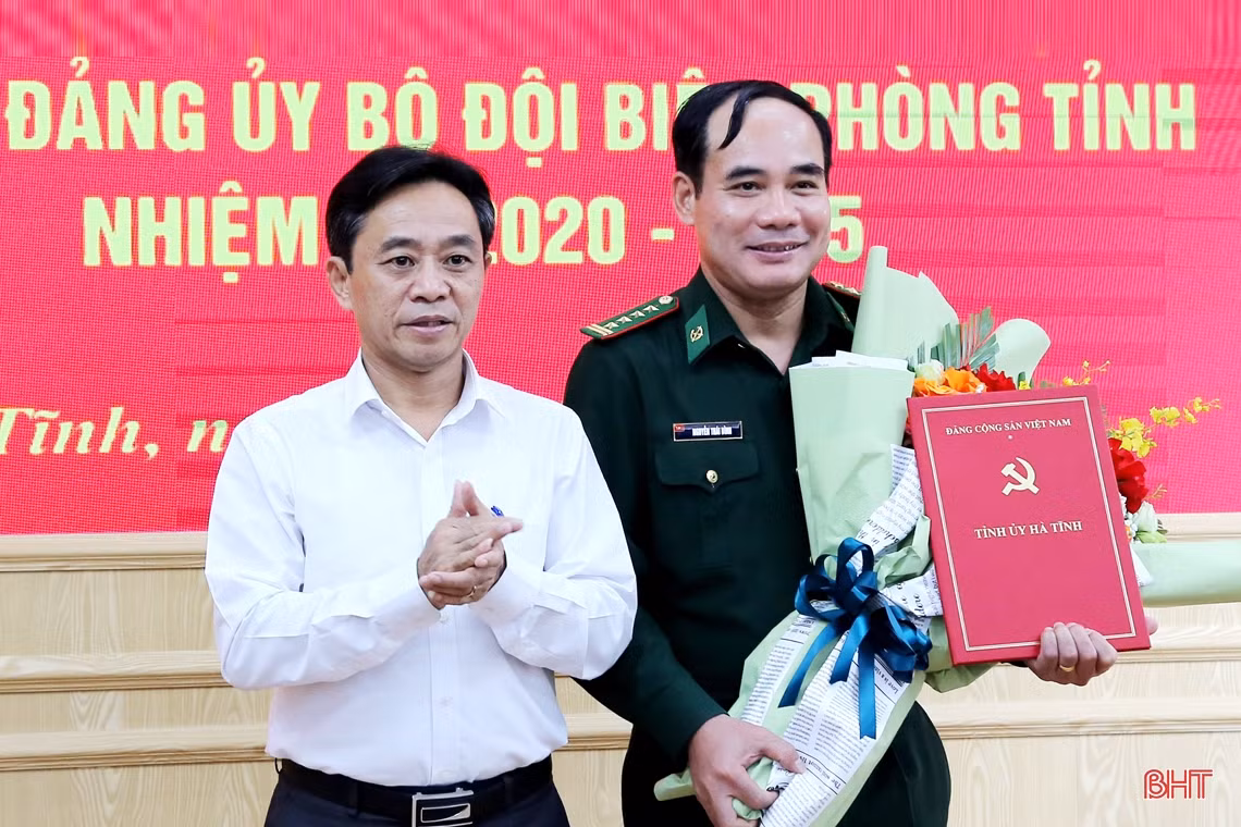 Công bố quyết định chuẩn y giữ chức Bí thư Đảng ủy BĐBP Hà Tĩnh