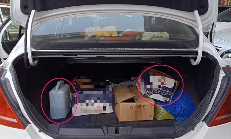 Vật dụng không nên để trong cốp xe vào mùa hè