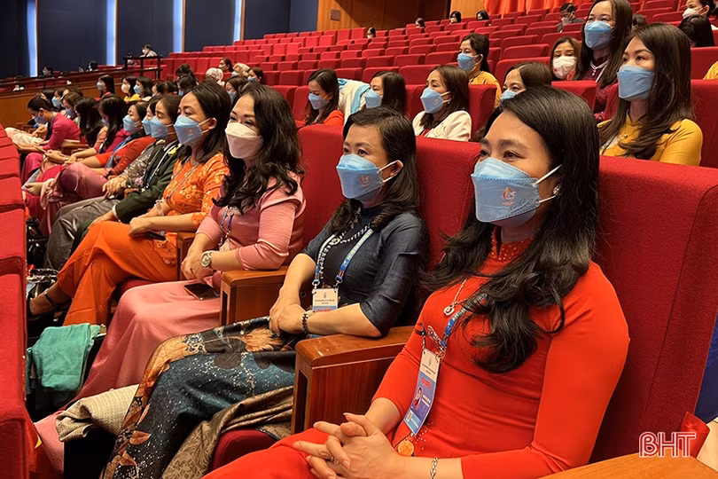 Tiếp tục phát huy tiềm năng, sức sáng tạo của phụ nữ