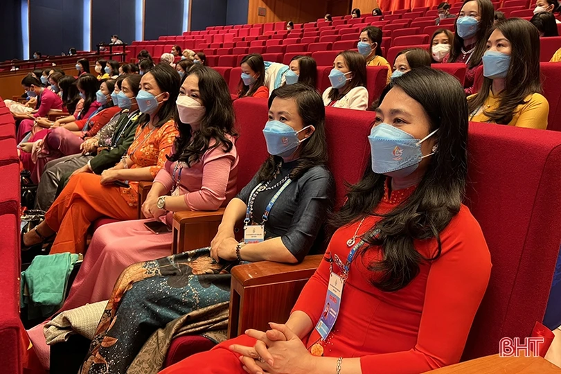 Tiếp tục phát huy tiềm năng, sức sáng tạo của phụ nữ