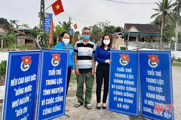 Tuổi trẻ Hà Tĩnh sôi nổi hưởng ứng ngày cao điểm xây dựng nông thôn mới